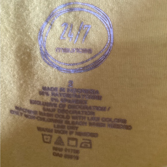 Maurices 2x long sleeve tee yellow black and white with lace detail - Picture 3 of 5